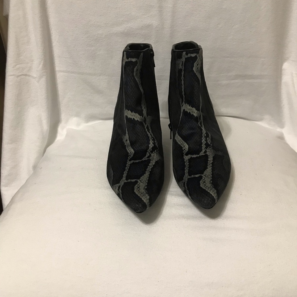 Women’s Pre-owned Vaneli Suede Boots Size 10 N